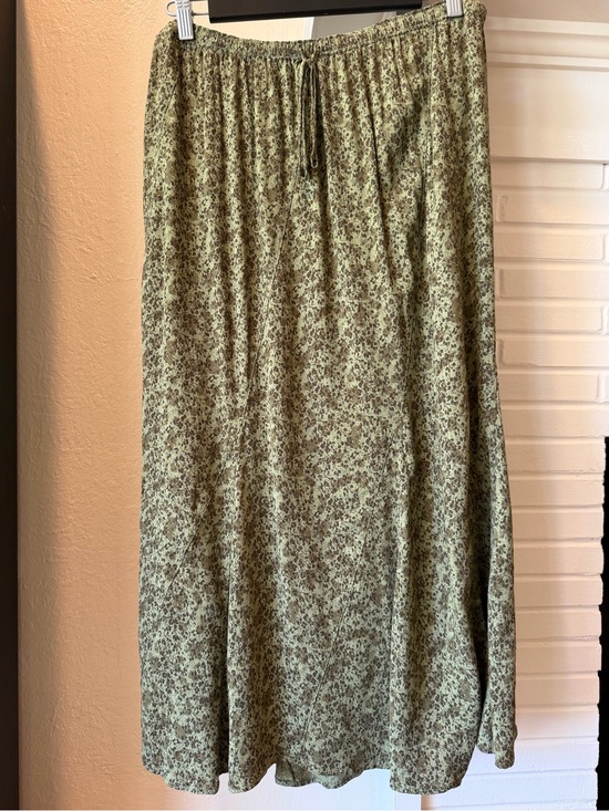 Treasure & Bond Dresses & Skirts - Treasure & Bond Olive Green Floral Maxi Skirt Casual Feminine Size XL